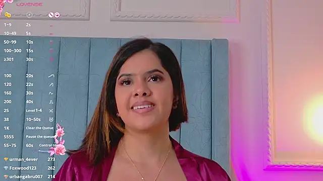 Snapshot of Martina-Roberts chatting on 03/10/25, 09:18 Martina-Roberts online show from 03/10/25, 09:18