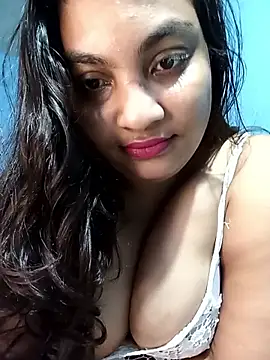 Snapshot of HottyOlly chatting on 10/04/25, 05:44 HottyOlly online show from 10/04/25, 05:44