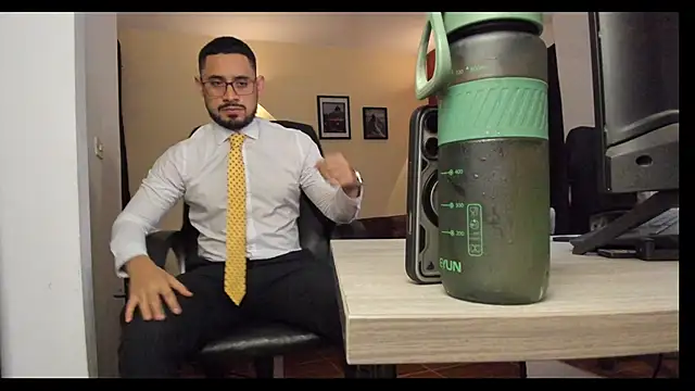 thesexlawyer1 online show from 12/05/25, 04:21