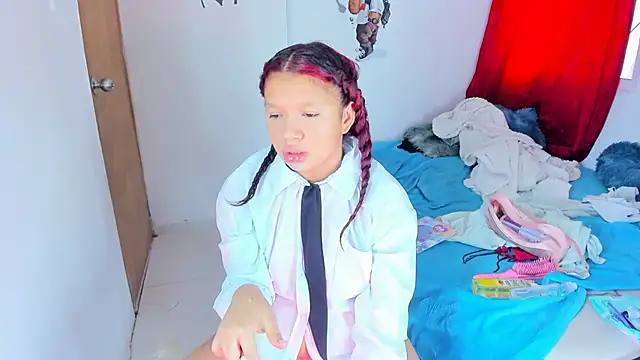 Emily Coper18 online show from 10/03/25, 01:19