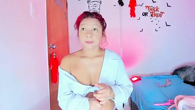 Emily Coper18 online show from 10/13/25, 01:11