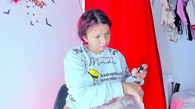 Emily Coper18 online show from 10/27/25, 01:15