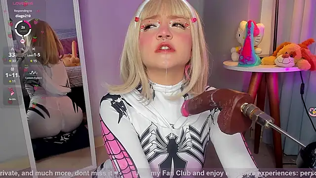 Snapshot of Tiny__Emmy chatting on 10/05/25, 09:18 Tiny Emmy online show from 10/05/25, 09:18