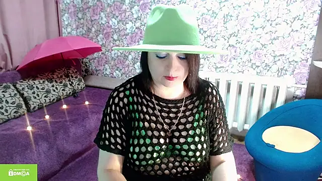 Julia-ru online show from 10/28/25, 08:11