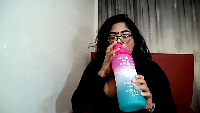 Indian Lola00 online show from 02/06/25, 09:28