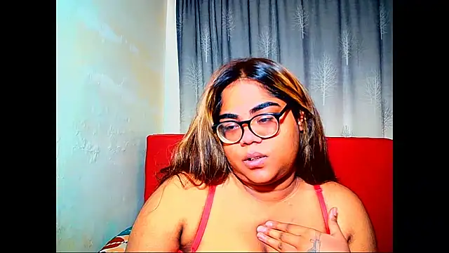 Snapshot of Indian_Lola00 chatting on 05/15/26, 10:00 Indian Lola00 online show from 05/15/26, 10:00