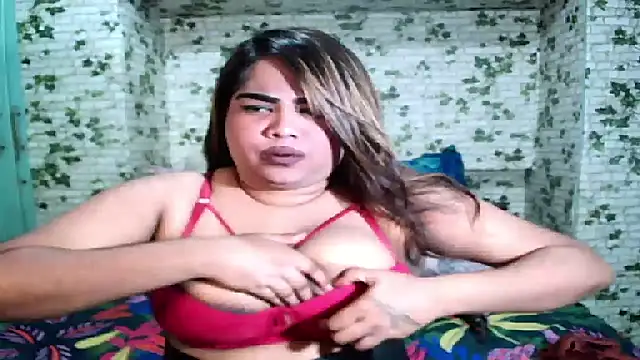 Snapshot of Indian_Lola00 chatting on 06/24/26, 05:23 Indian Lola00 online show from 06/24/26, 05:23