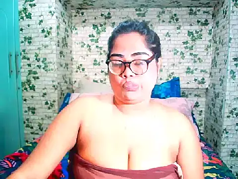 Snapshot of Indian_Lola00 chatting on 07/01/26, 07:46 Indian Lola00 online show from 07/01/26, 07:46