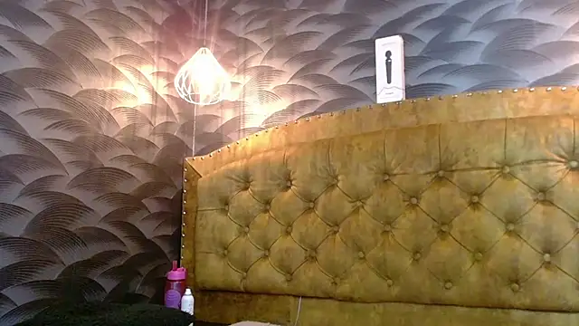 CrystalBrooke3x online show from 10/29/25, 07:26