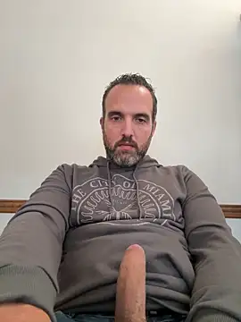 leon3875 online show from 03/04/26, 03:29
