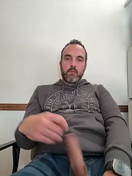 leon3875 online show from 05/11/26, 03:29