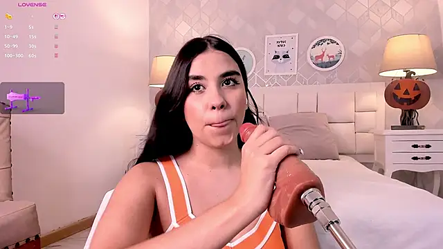 Mara Betancurt online show from 10/29/25, 11:06