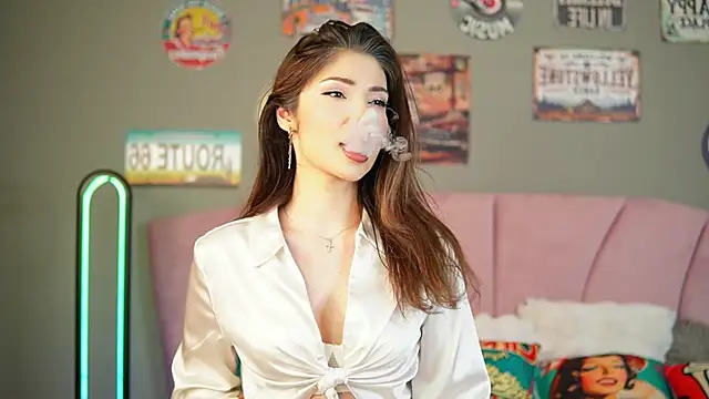 Snapshot of Mayleen_x chatting on 05/16/26, 08:07 Mayleen x online show from 05/16/26, 08:07