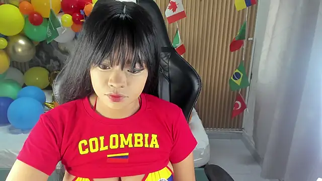 Snapshot of Lili_16 chatting on 06/16/26, 11:13 Lili 16 online show from 06/16/26, 11:13