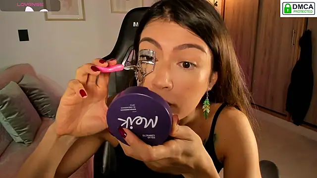 Lilabril online show from 11/27/25, 02:41