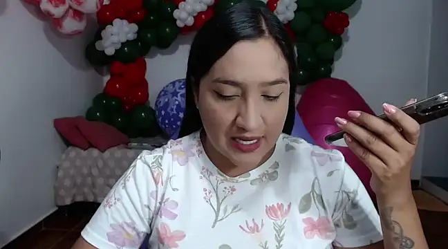 Saracutee1 online show from 12/06/24, 03:33