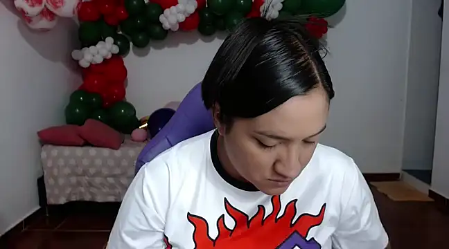 Saracutee1 online show from 12/14/24, 03:36