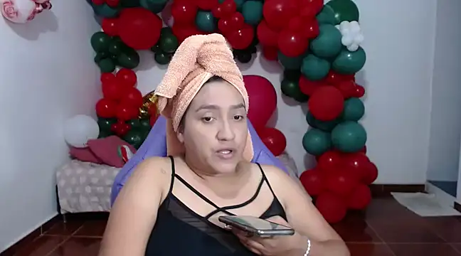 Saracutee1 online show from 12/26/24, 05:51