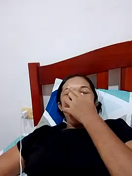 Snapshot of GiveLove1 chatting on 02/02/26, 03:44 GiveLove1 online show from 02/02/26, 03:44