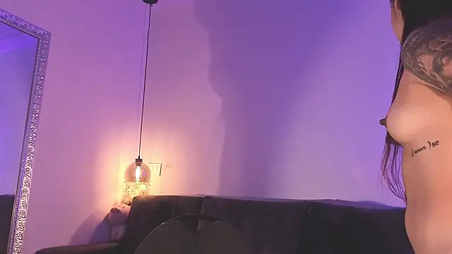 Snapshot of Isabella_francoo chatting on 02/05/26, 11:37 Isabella francoo online show from 02/05/26, 11:37