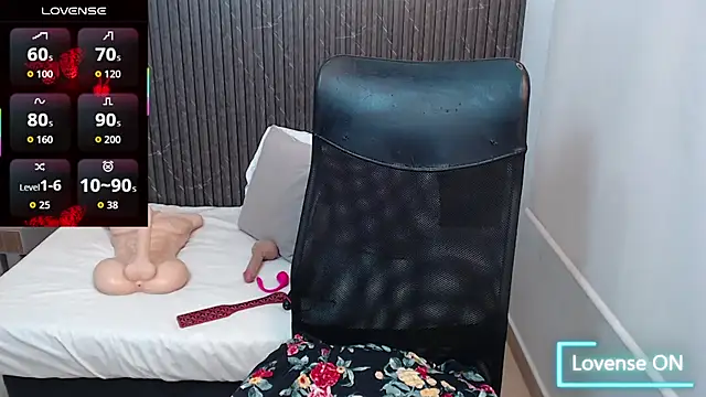 chanel brunette online show from 11/28/25, 06:54