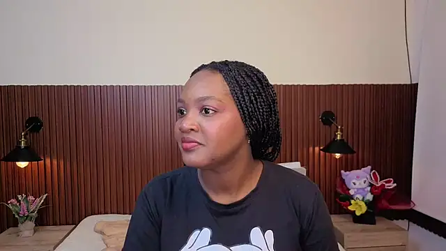 chanel brunette online show from 03/30/26, 06:53