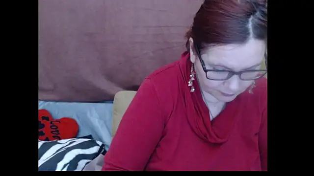 Snapshot of PlayfullMature chatting on 04/20/26, 11:50 PlayfullMature online show from 04/20/26, 11:50