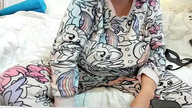 Snapshot of IsraeliMilf chatting on 02/10/25, 06:24 IsraeliMilf online show from 02/10/25, 06:24