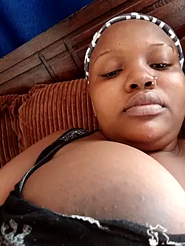 queennapal online show from 03/18/26, 05:21