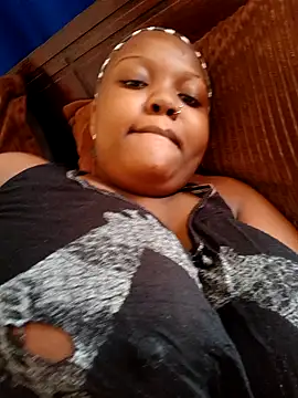 queennapal online show from 04/05/26, 06:21