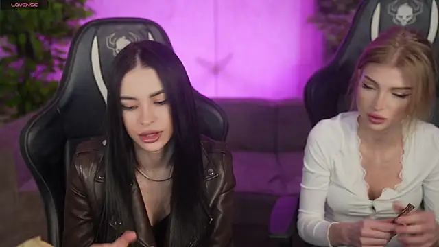 Tina Breeze online show from 04/14/26, 07:58