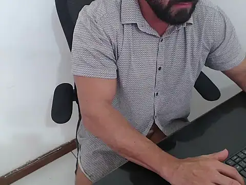 Snapshot of TopDaddy23 chatting on 03/04/26, 07:42 TopDaddy23 online show from 03/04/26, 07:42