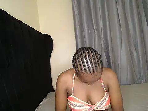 Snapshot of tasha_kimmy chatting on 10/16/25, 04:30 tasha kimmy online show from 10/16/25, 04:30