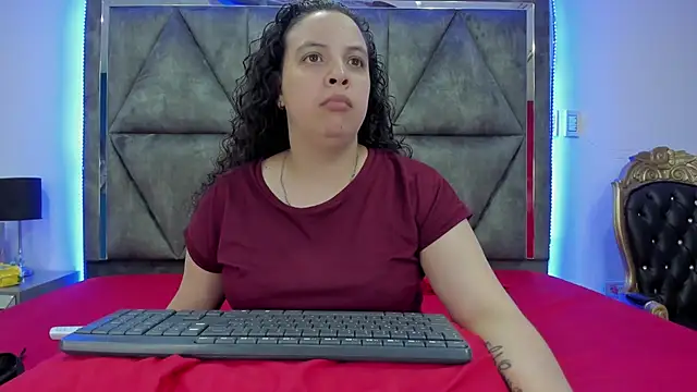 Danielaandximena online show from 12/18/24, 02:53