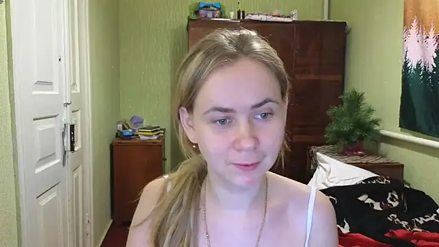 Riley Roo online show from 12/18/24, 08:36