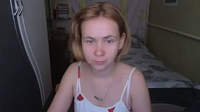 Snapshot of Riley_Roo chatting on 05/27/26, 07:49 Riley Roo online show from 05/27/26, 07:49