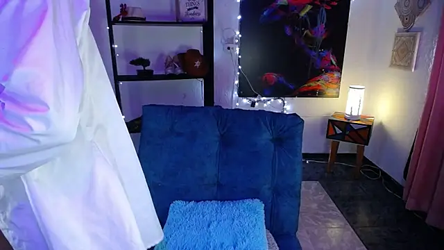 IsaBaileys  online show from 01/08/25, 07:03
