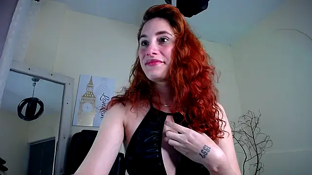 IsaBaileys  online show from 03/11/25, 10:42