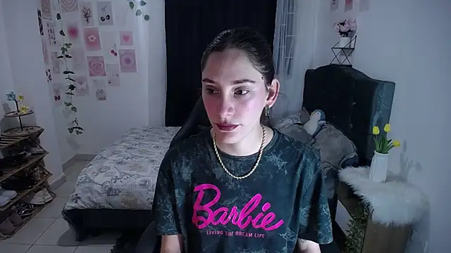 Snapshot of IsaBaileys_ chatting on 06/07/26, 03:32 IsaBaileys online show from 06/07/26, 03:32