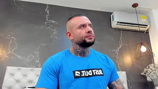 Snapshot of BruceDallas chatting on 12/06/24, 11:14 BruceDallas online show from 12/06/24, 11:14