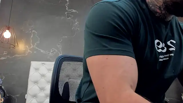 Snapshot of BruceDallas chatting on 12/11/24, 01:47 BruceDallas online show from 12/11/24, 01:47