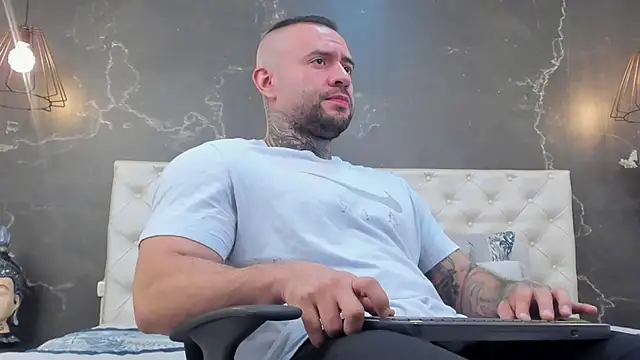 Snapshot of BruceDallas chatting on 01/11/25, 11:46 BruceDallas online show from 01/11/25, 11:46