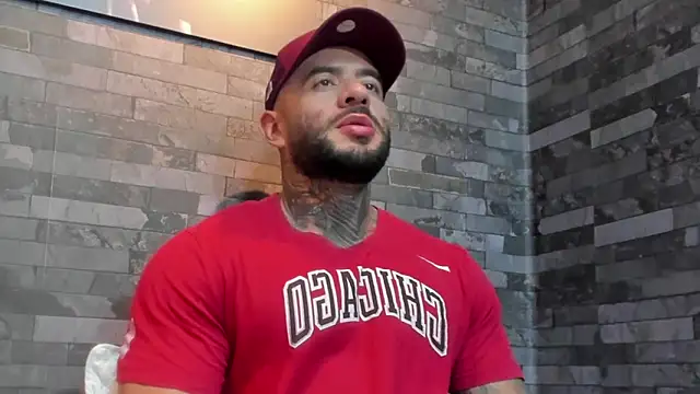 Snapshot of BruceDallas chatting on 12/23/25, 12:52 BruceDallas online show from 12/23/25, 12:52