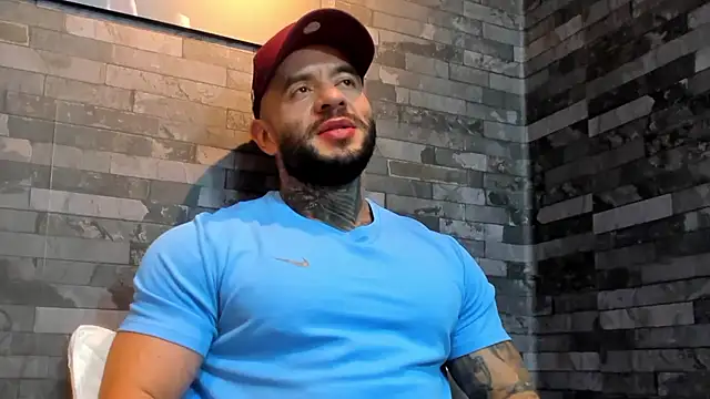 Snapshot of BruceDallas chatting on 01/07/26, 01:52 BruceDallas online show from 01/07/26, 01:52