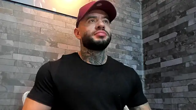 Snapshot of BruceDallas chatting on 01/08/26, 03:53 BruceDallas online show from 01/08/26, 03:53