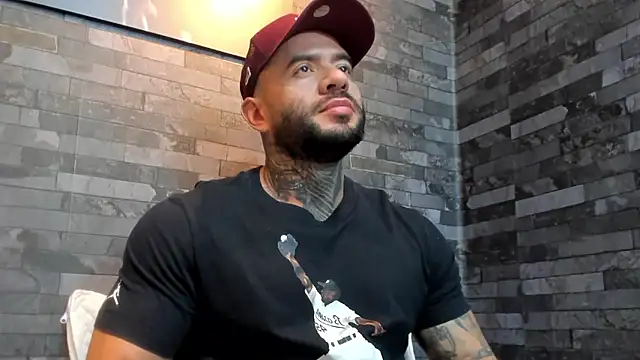 Snapshot of BruceDallas chatting on 01/13/26, 02:39 BruceDallas online show from 01/13/26, 02:39