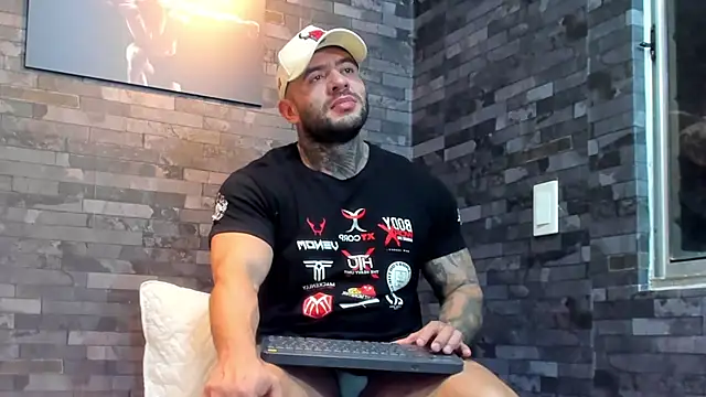 Snapshot of BruceDallas chatting on 02/04/26, 12:27 BruceDallas online show from 02/04/26, 12:27