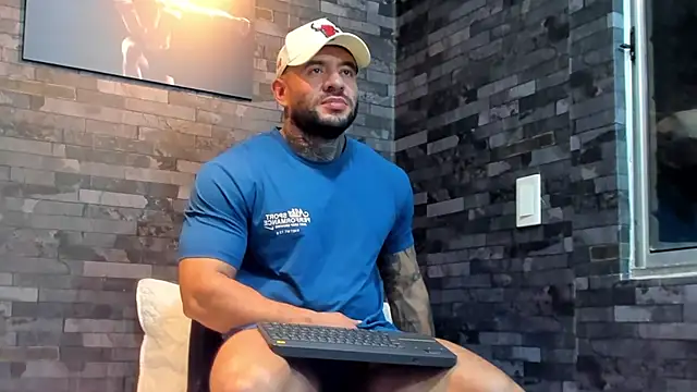 Snapshot of BruceDallas chatting on 02/06/26, 04:06 BruceDallas online show from 02/06/26, 04:06