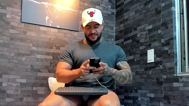 Snapshot of BruceDallas chatting on 02/06/26, 11:52 BruceDallas online show from 02/06/26, 11:52