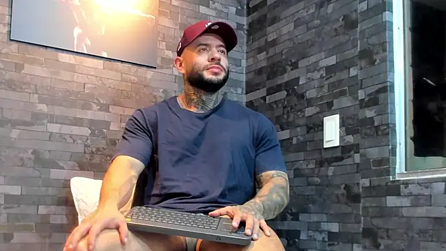 Snapshot of BruceDallas chatting on 02/20/26, 01:24 BruceDallas online show from 02/20/26, 01:24